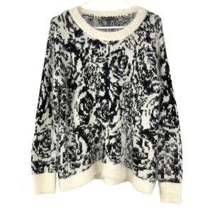 Adrianna Papell White Black Floral Sweater M Crew Neck Long Sleeve Fuzzy Stretch